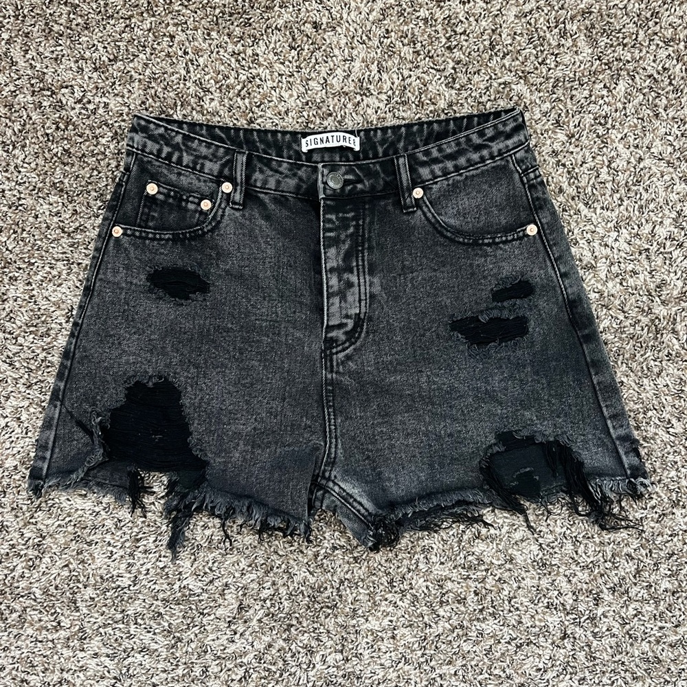 Never Worn Black Denim High Rise Shorts. Signature 8. Size Large